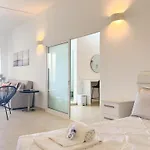 Modern Studio With Private Pool #1955