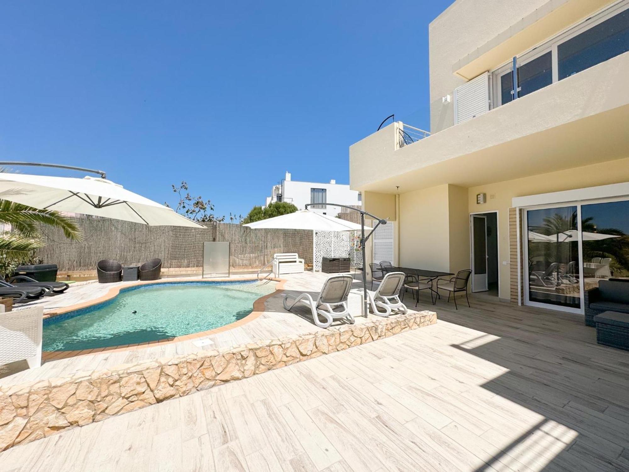 Apartment Modern With Private Pool #1955 Lagos